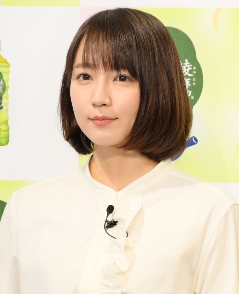 吉岡里帆 写真集アザーカットで美背中披露 Rbb Today 吉岡里帆 写真集アザーカットで美背中披露 Rbb Today