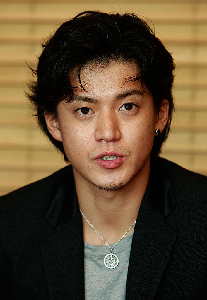 小栗旬 芸術一家に生まれる 父はオペラの舞台監督 母はクラシックバレエの先生 Rbb Today