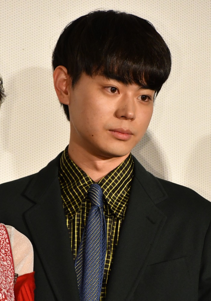 菅田将暉の宣材写真のカメラマンは綾野剛 マルcで 綾野剛 って書いてある Rbb Today 菅田将暉の宣材写真のカメラマンは綾野剛 マルcで 綾野剛 って書いてある Rbb Today