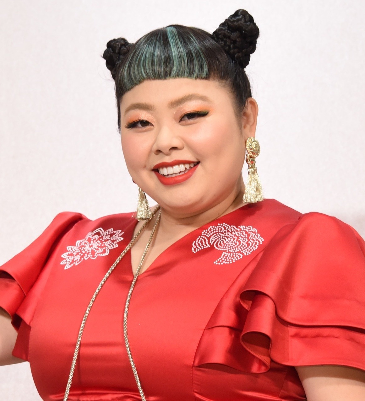 渡辺直美がセーラームーンに モーニングルーティン動画にファン爆笑 Rbb Today 渡辺直美がセーラームーンに モーニングルーティン動画にファン爆笑 Rbb Today