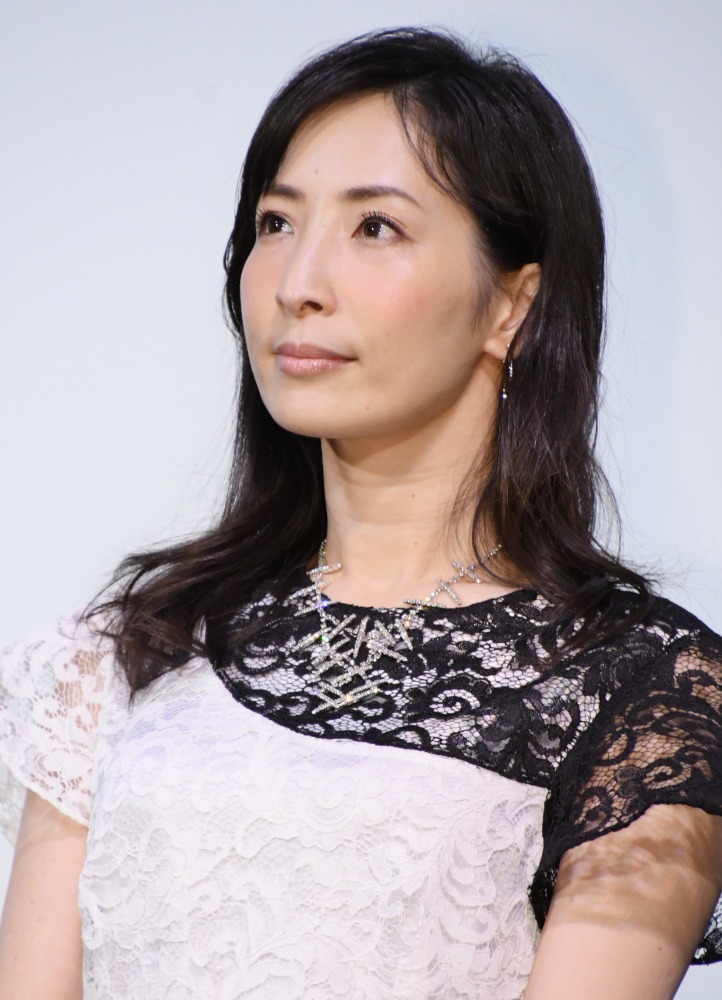 元宝塚 真飛聖 男役を17年 ドラマ撮影で支障をきたす 足が速すぎてカメラが追い付かない Rbb Today 元宝塚 真飛聖 男役を17年 ドラマ撮影で支障をきたす 足が速すぎてカメラが追い付かない Rbb Today
