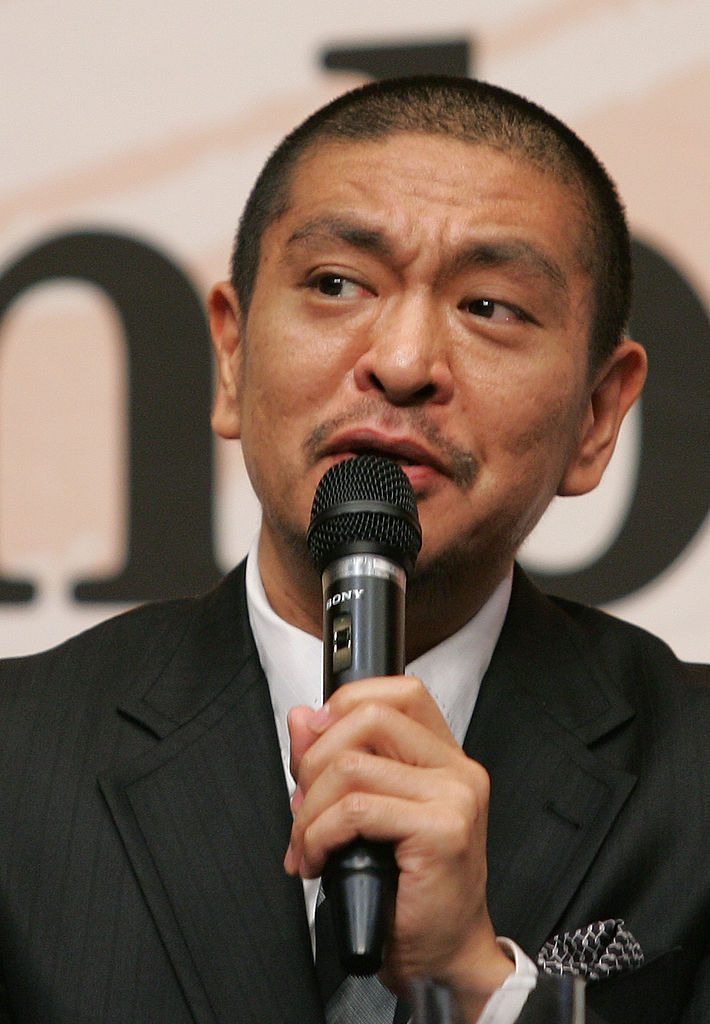 松本人志 カップヌードルのふたは最初に全剥がしする ふた止めシール廃止発表に冷ややか Rbb Today