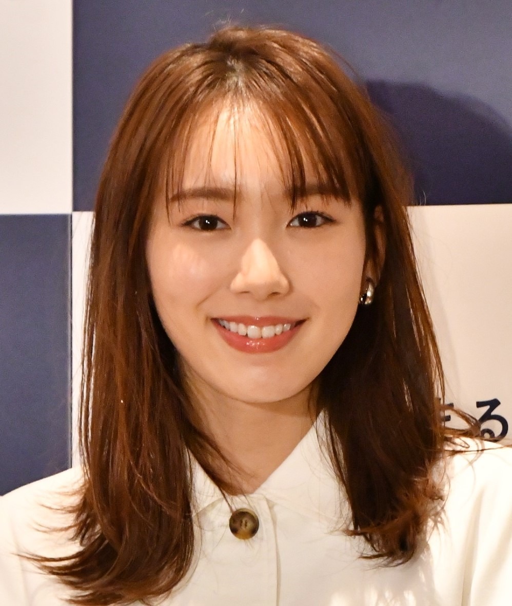 飯豊まりえ 10歳の写真公開 制服ショットを吉岡里帆も絶賛 Rbb Today
