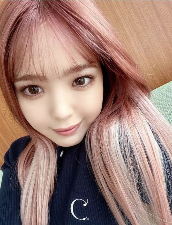 藤田ニコル 約5年ぶりにピンク髪にイメチェン ギャルっぽくてかわいい と好評 Rbb Today