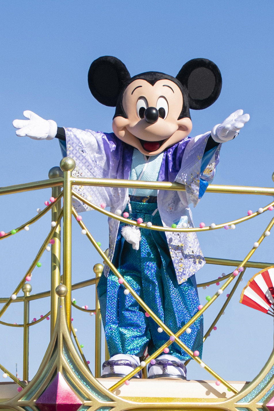 お正月は和服姿のミッキーマウスやディズニーの仲間たちがお出迎え 東京ディズニーランド シー Rbb Today