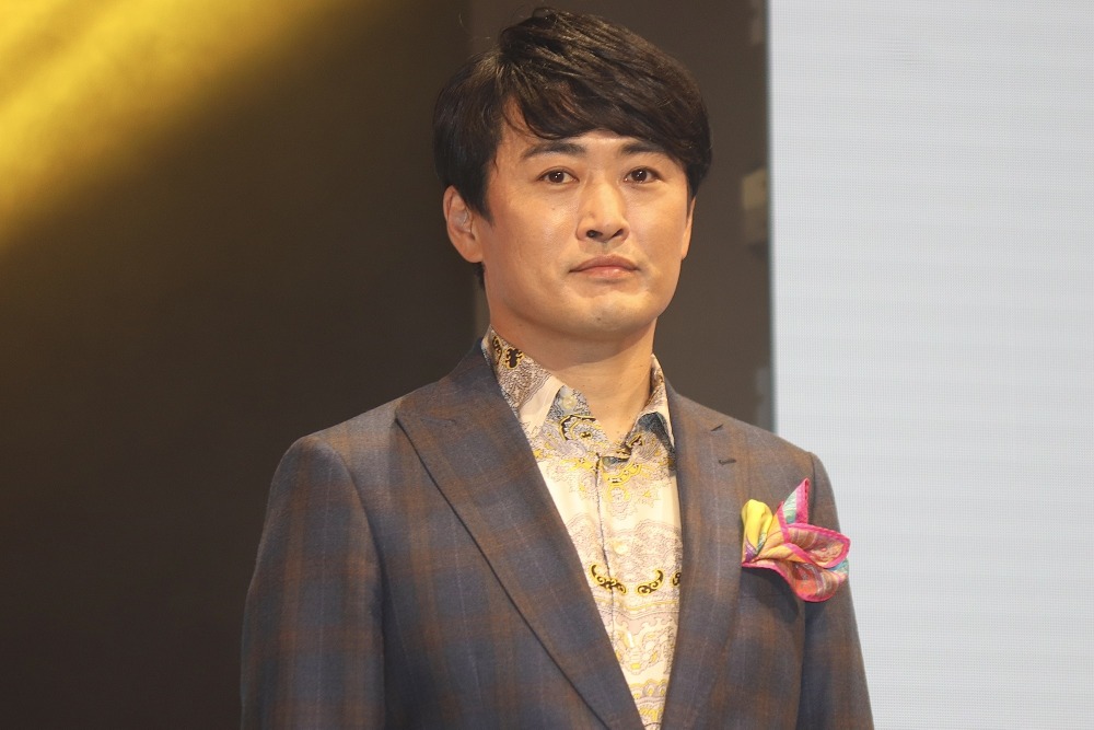 劇団ひとり うちの嫁さんは怒ると物投げてくる 本 座布団 加湿器 Rbb Today 劇団ひとり うちの嫁さんは怒ると物投げてくる 本 座布団 加湿器 Rbb Today