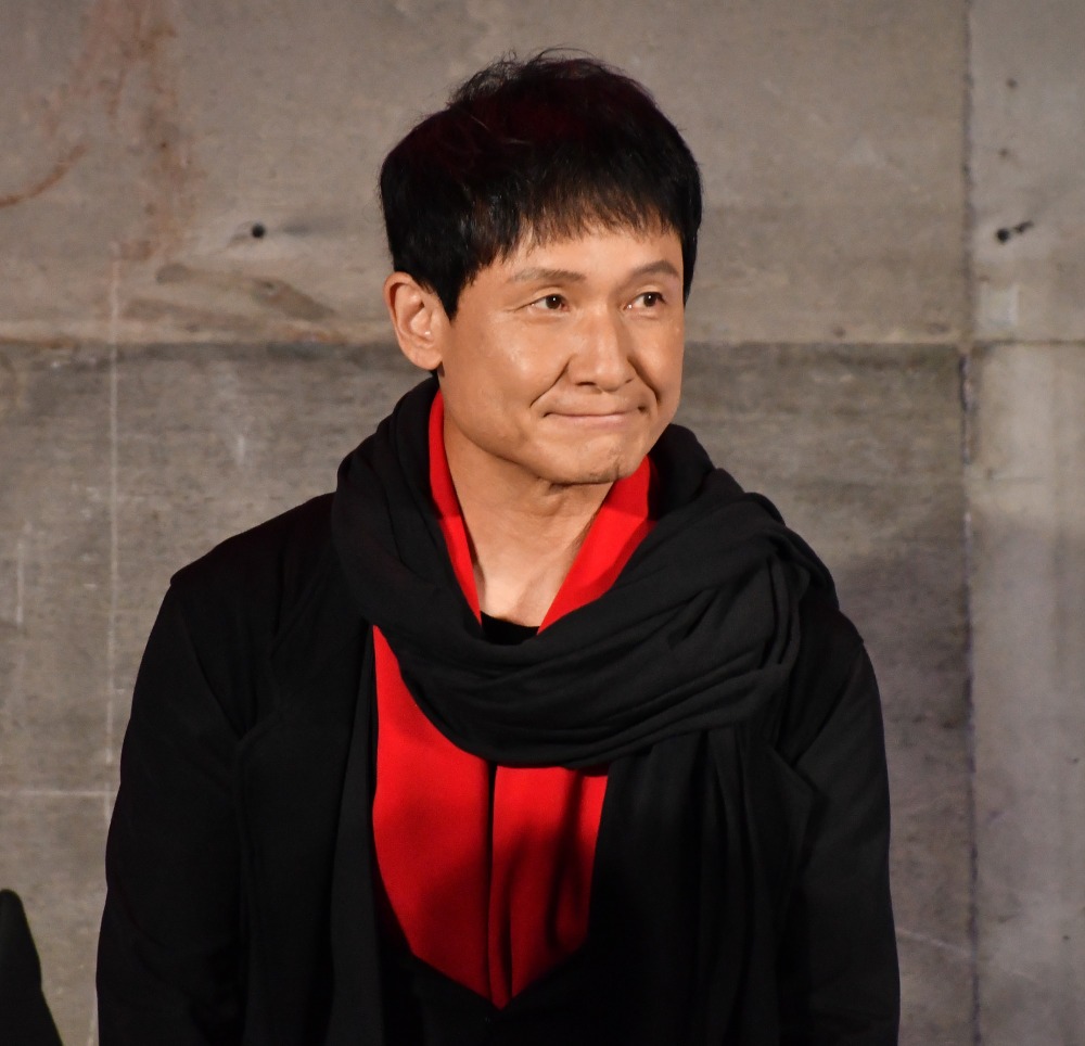 木下ほうか スカッとジャパン 最終回に涙 感謝しかない イヤミ課長 で大ブレイク Rbb Today