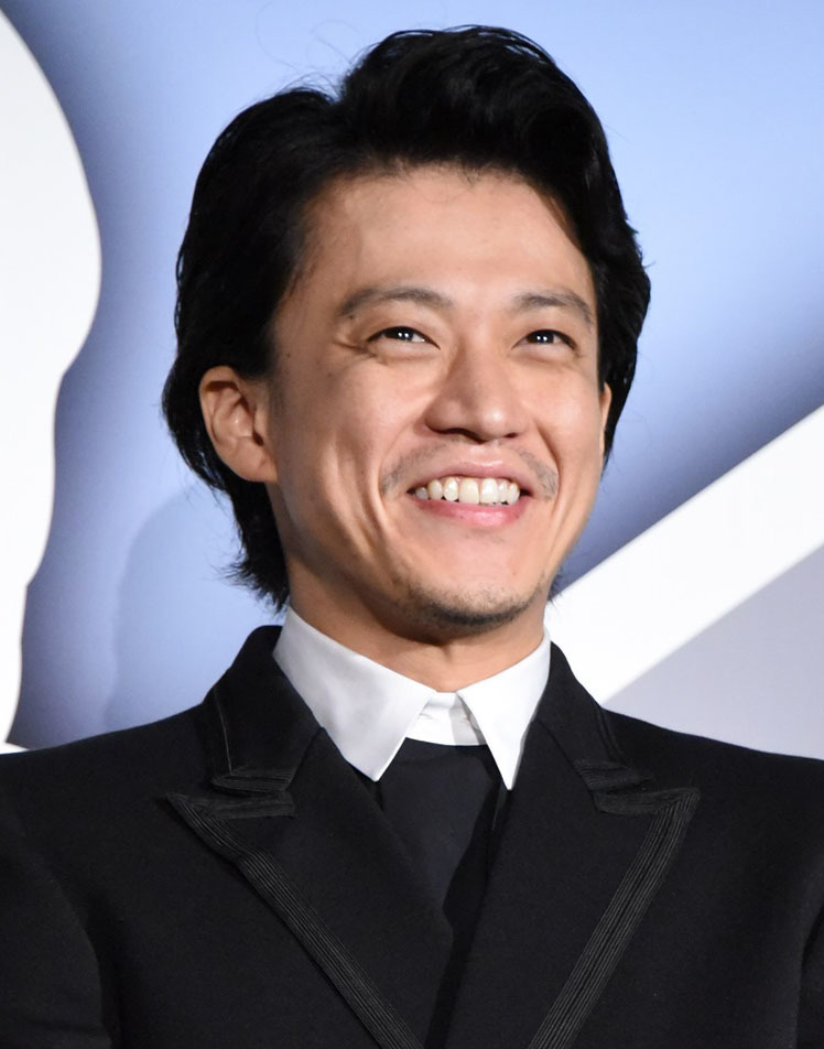 小栗旬 プロフェッショナル 密着スタッフを帰らせた理由に反響 優しさの塊 Rbb Today