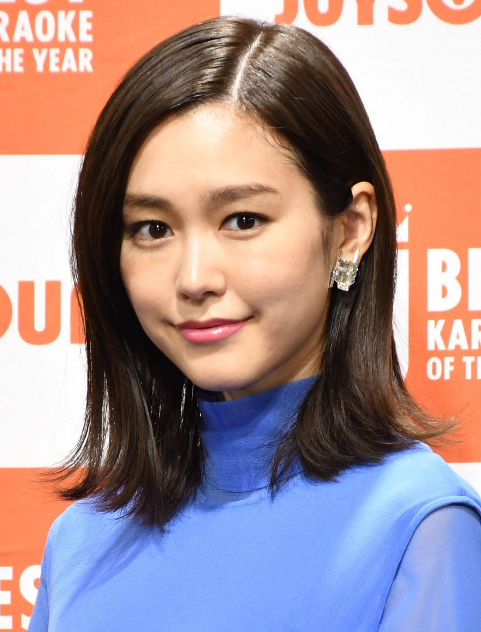 桐谷美玲 レアなミニスカ姿を披露 めちゃめちゃ可愛い の声 Rbb Today