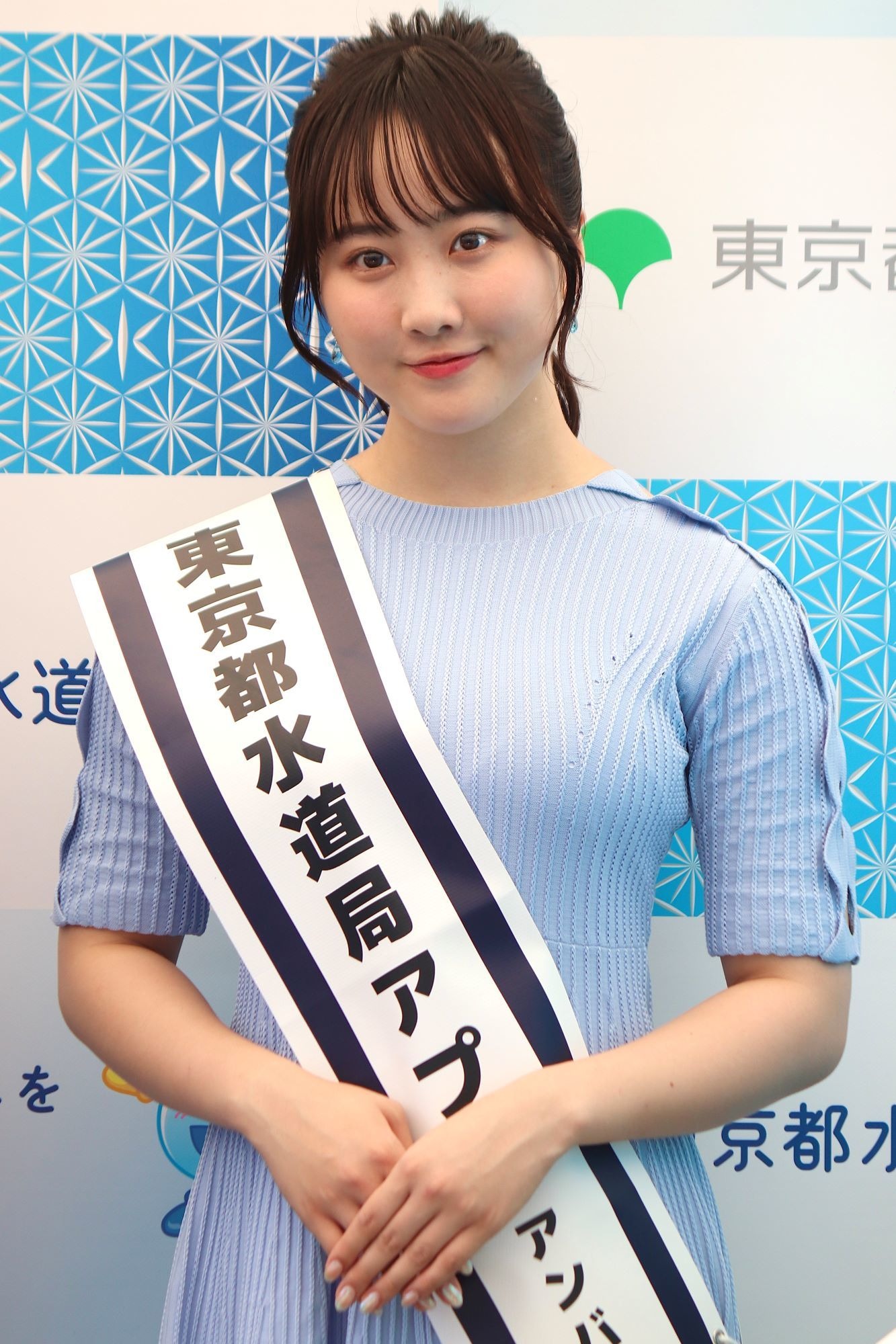 本田望結 タイトな水色ワンピで会場を魅了 Rbb Today 本田望結 タイトな水色ワンピで会場を魅了 Rbb Today