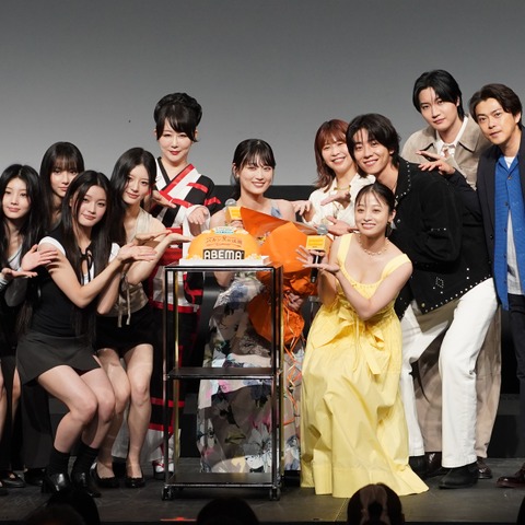 山下美月、バースデーサプライズに歓喜「橋本環奈に花束をもらえる人生でよかった」 画像