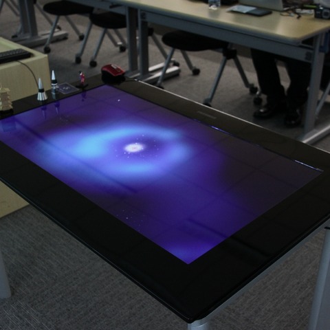 Surface端末が日本上陸……サムスン次世代テーブル型PC「SUR 40」 画像
