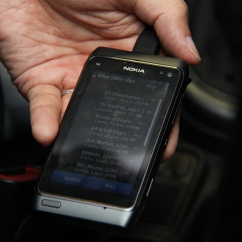 【人とくるまのテクノロジー12】スマホでドルビーサラウンド5.1chを再生 画像
