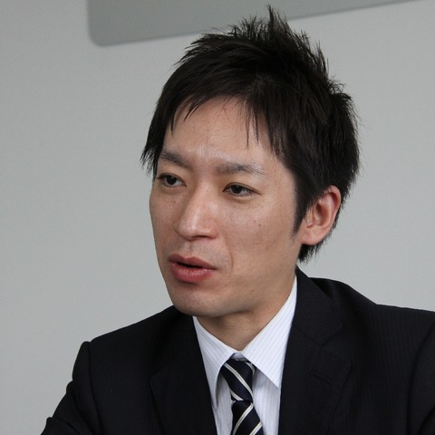 【インタビュー】最新機能とフィーチャーフォン機能全部入り！……クアッドコアスマホ「ARROWS X F-10D」 画像
