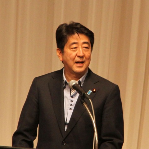 【国際女性ビジネス会議】安倍首相がサプライズ登壇――世界の女性の元気を日本がリードする 画像