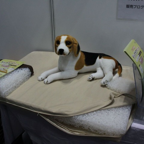 【Interpets 2014 Vol.21】近江化成工業、老犬の床ずれ防止のためのドッグケアマット 画像