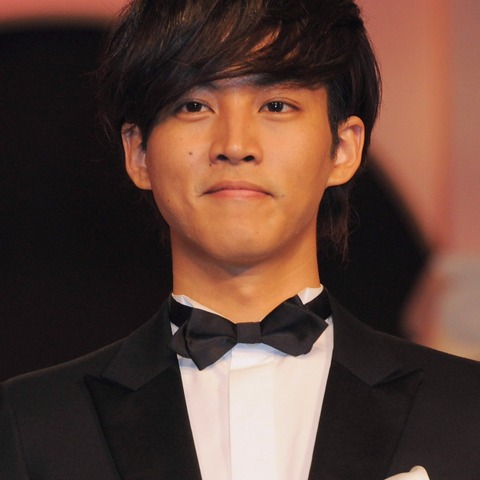 松坂桃李、有名人と交際した過去を赤裸々告白! 「デートが大変なことになる…」 画像