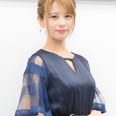ラストアイドル吉崎綾が大胆ビキニ姿披露、中学生メンバーには「刺激が強い」 画像