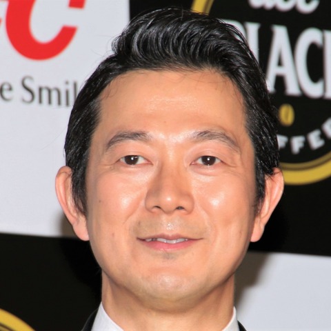 アキラ100%「SASUKE」挑戦もやはり失敗 お盆を水の中に見失う 画像