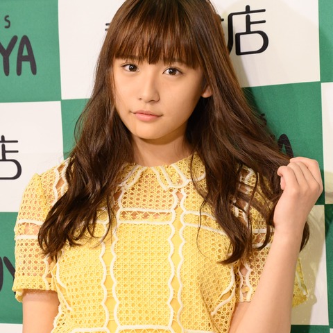 Tバック初挑戦の浅川梨奈「ノリノリで撮影できた」! 画像