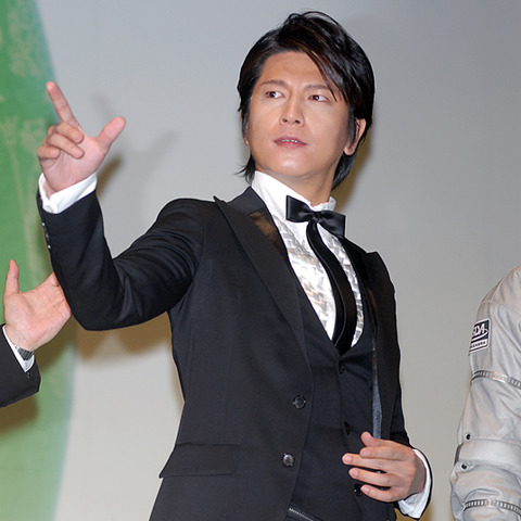 及川光博、相席スタート山崎ケイに一目惚れ?真顔で「可愛い」 画像