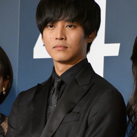 松坂桃李、戦隊ヒーローの撮影で大学休学!親は猛反対「何勝手なことしてるんだ」 画像