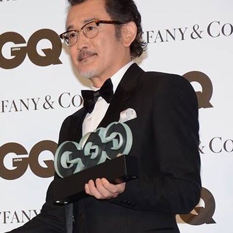 吉田鋼太郎、稲村亜美のピッチングを後ろから見て大興奮 画像