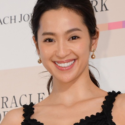 中村アン、モデル撮影の時は“つま先立ち”!かきあげ前髪の秘密も告白 画像