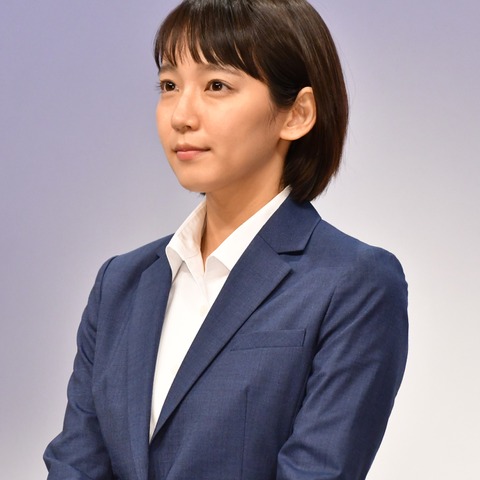 吉岡里帆ドラマ、井浦新と田中圭の“上司”役に歓喜「文化的で最強の職場」 画像