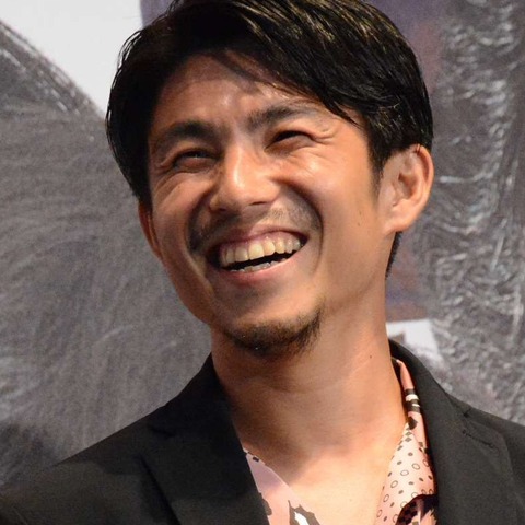 中尾明慶、「婚姻届出した次の日から」妻・仲里依紗の態度が激変! 画像