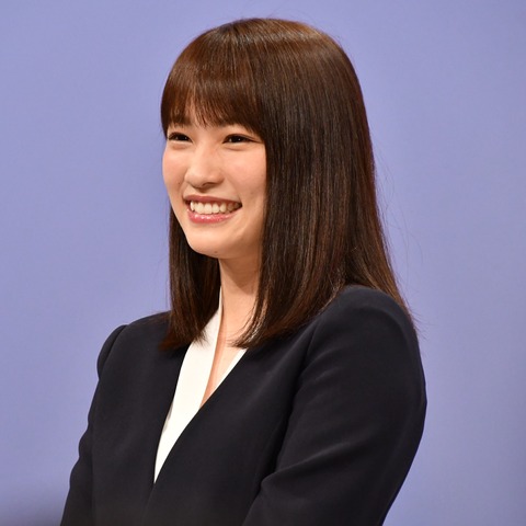 川栄李奈、浜辺美波のダンスは「愛嬌」と痛烈 画像