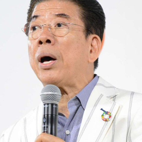 西川きよし一家の大掛かりな家族旅行 観光バス7台に170人が参加 画像