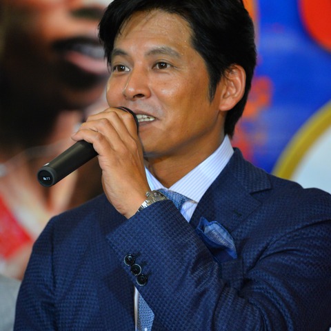 織田裕二、ウィキペディアに“誤情報”を発見「誰か直してくれないかな」 画像
