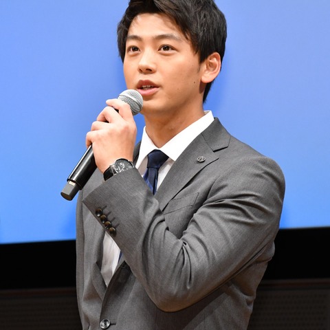竹内涼真、“全裸生活”熱望もパンツを履くのは「モラルです」 画像