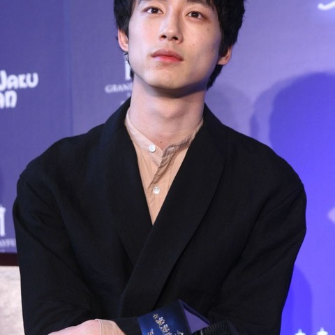 坂口健太郎は“小悪魔男子” 遅いメール返信に女子はやきもき? 画像