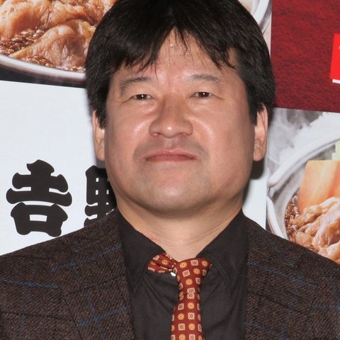 佐藤二朗、シャワー浴びてるときに奇声あげると告白 画像