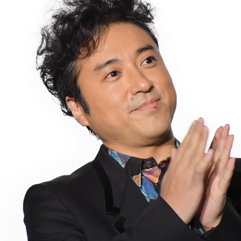 ムロツヨシ、『大恋愛』秘話……伝説の“振り向きチュー”は本番で4回 画像