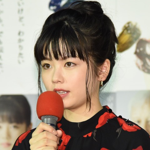 小芝風花、浜田雅功を芝居の練習で全力ビンタ! 画像