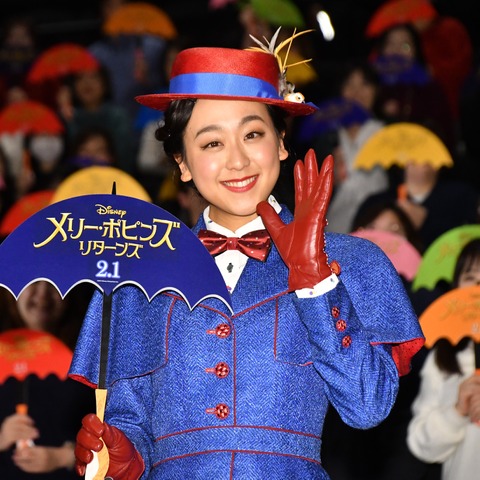 浅田真央がメリー・ポピンズ姿で登場！色っぽい話は「いつになるのでしょうか」とポツリ 画像