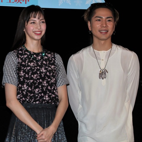 登坂広臣&中条あやみ、サプライズで映画館の観客お見送り!約600人が歓喜!! 画像