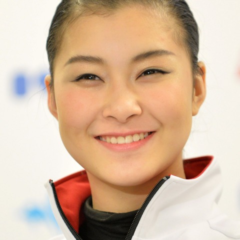村上佳菜子、織田信成との変顔写真にこだわり「ゴリラ的に角度が違う」 画像