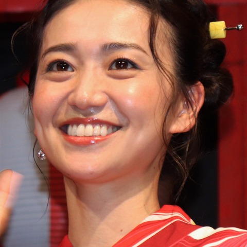 「年上の女性はどうですか？」大島優子がNetflix大ヒットドラマ俳優に猛アプローチ 画像