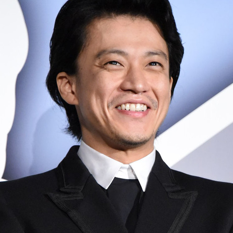 小栗旬が「急激に進化してる」「理解できない才能」と評する二人の俳優とは…? 画像