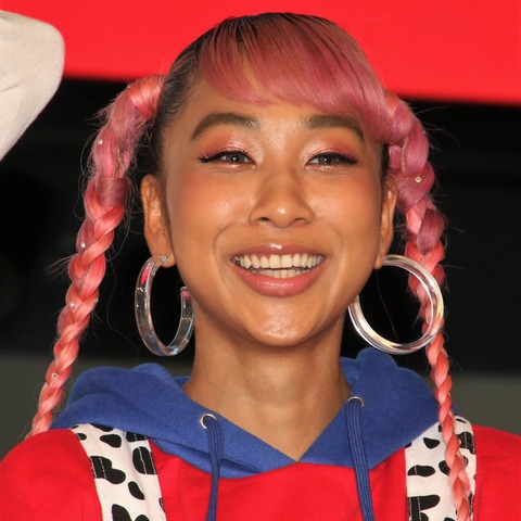 青山テルマ、明石市の「養育費不払いなら名前公表」に疑問「払わない人は払わない」 画像