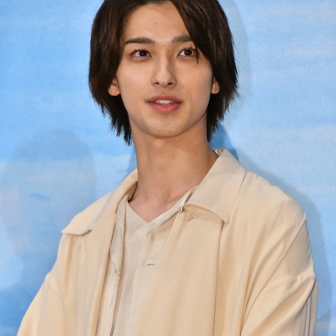 横浜流星、菜々緒に対し「素敵な笑顔」……アンジャ渡部「なんか脅されてる?」 画像
