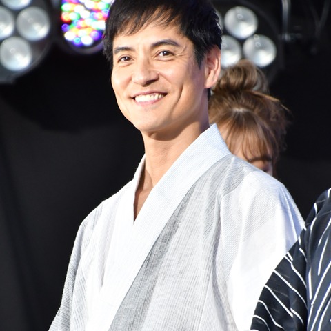 沢村一樹、グッとくるのは「夕方のスーパーにいる女性」 画像