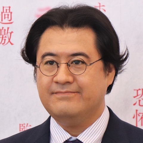 小手伸也、堀内健に不倫報道をイジられ苦笑い「申し訳ございません」と謝罪 画像