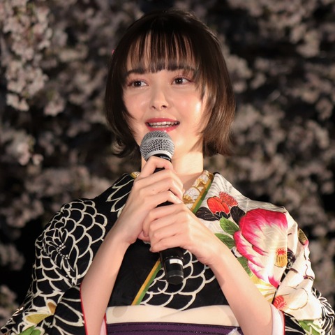 玉城ティナ、イルミネーション点灯式初参加に「芸能人みたい！」と大喜び 画像