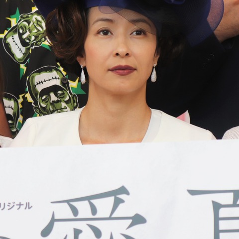 水野美紀、子育てトーク中に突然、自分が書いたエッセイをPR!久本雅美も驚き「挟み込む!?」 画像