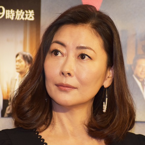 中山美穂、20年ぶりの新曲をテレビ初披露!ファンからエール続々 画像